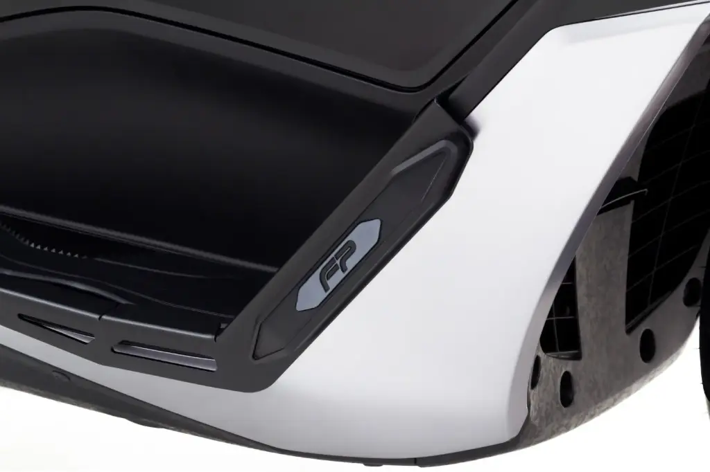 [PN008541] SLIDER NMAX DELANTERO - FLOOR BOARD YAMAHA NMAX V3 P.2-C.K