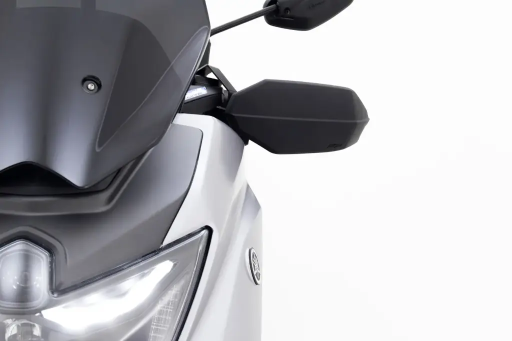[PN008548] CORTAVIENTOS YAMAHA NMAX P.2-J-F.2